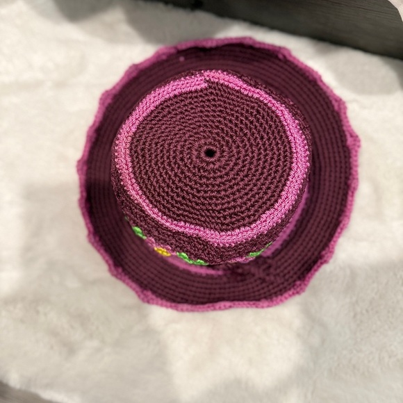 Crochet Floral Hat Girl - Picture 4 of 9